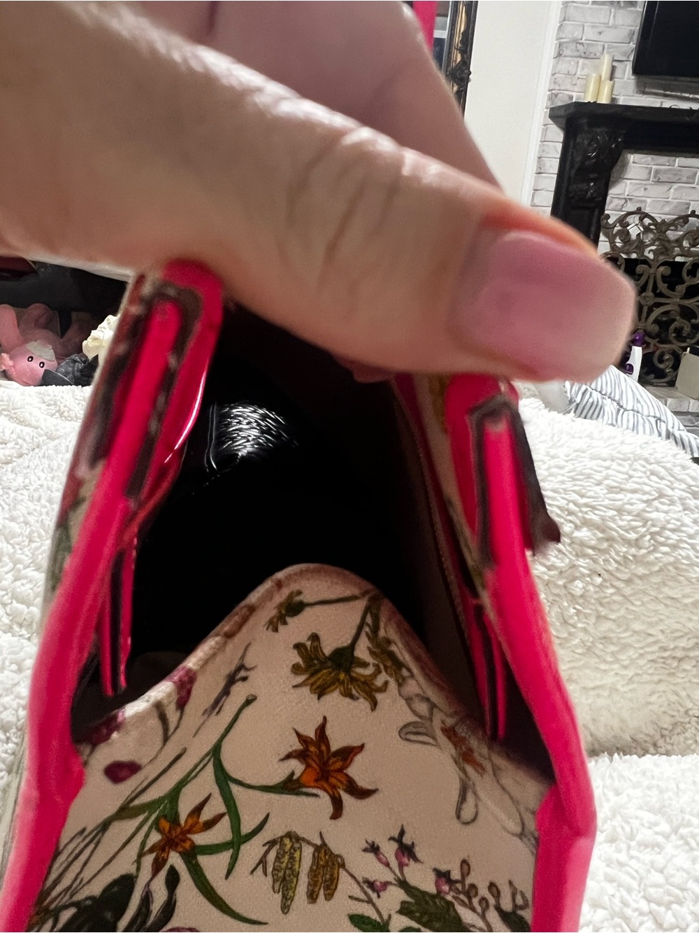 Authentic Gucci Floral Canvas Tote with Hot Pink Trim - Picture 12 of 13